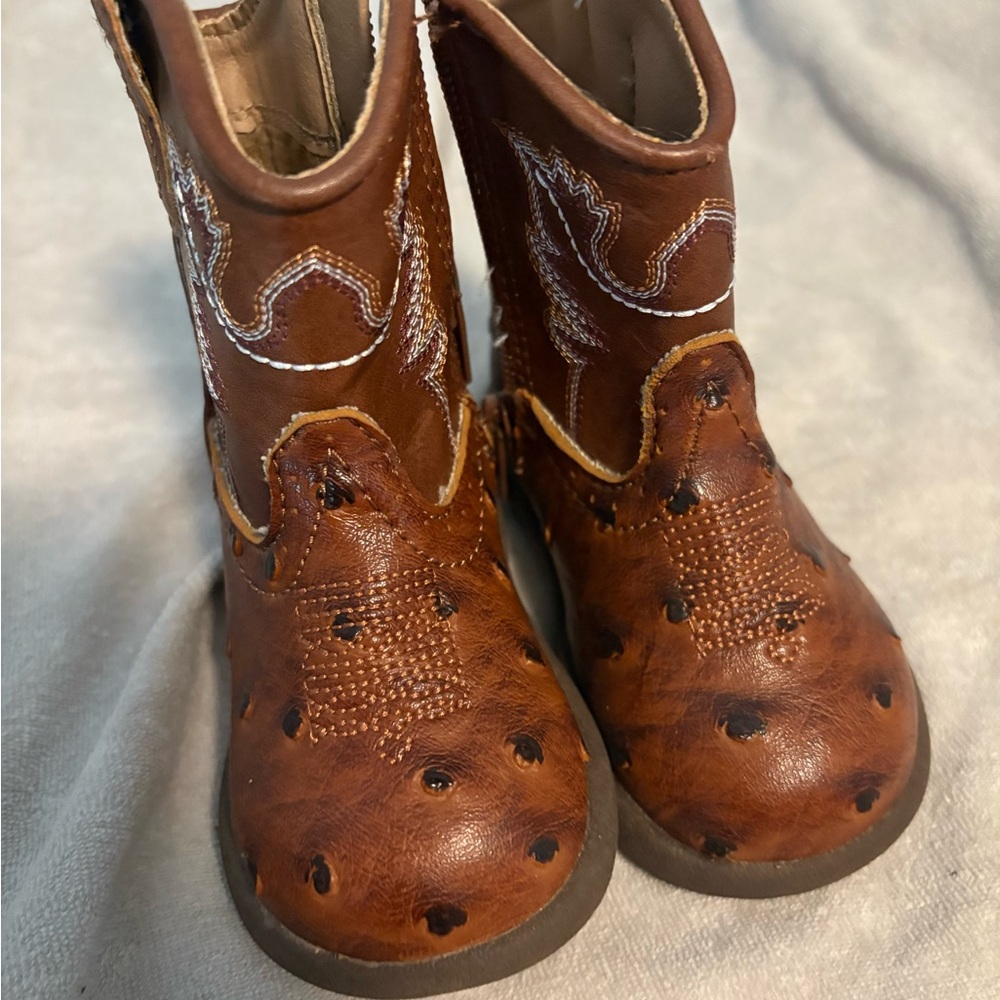 Roper Brown Western Boots with Distressed Leather